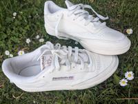 Sportschuhe Reebok Classic Sneakers Club C 85  Gr. 42  weiß Sachsen-Anhalt - Niederndodeleben Vorschau