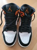 Nike jordan Gr. 9,5 Schwarz/Weiß/Orange sehr gut erhalten Bayern - Lauben Vorschau