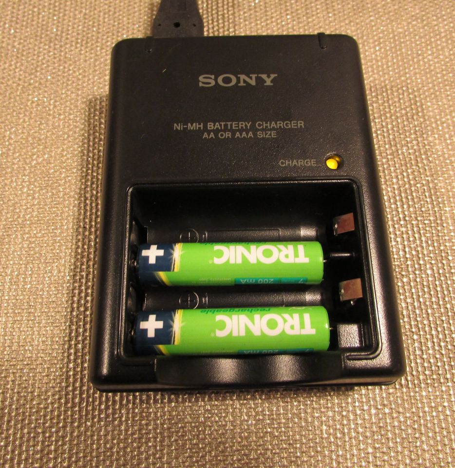 Sony Ladegerät  BC-CS2B  für Cybershot DSC-S800 in Lingen (Ems)