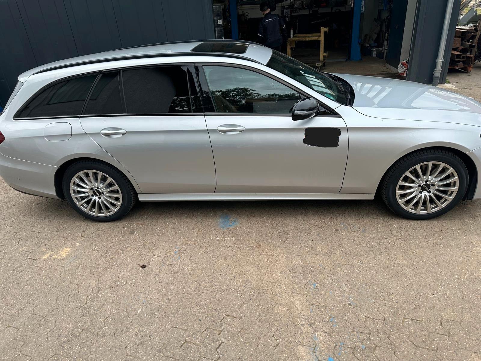 Abbildung des Autos Mercedes-Benz 400