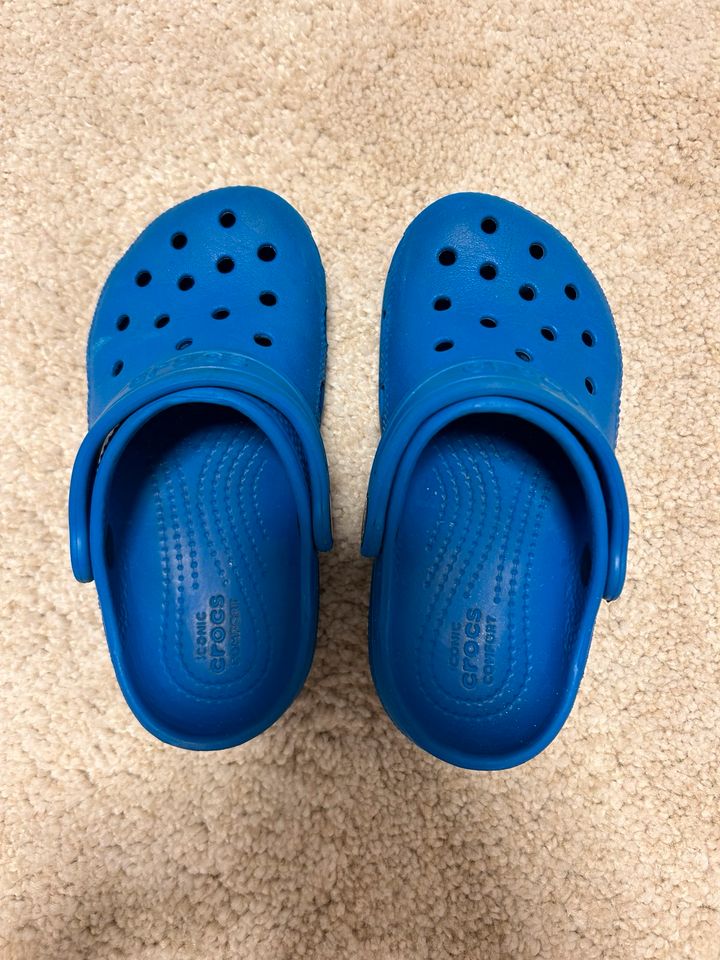 Crocs C10 Gr.27-28 in blau in Haan