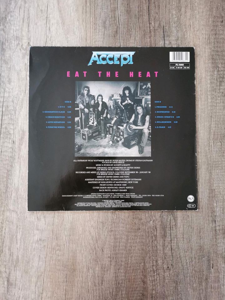 Lp vinyl Accept Eat the Heat in Waal