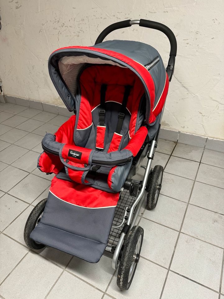 Emmaljunga Kinderwagen grau/rot in Renningen