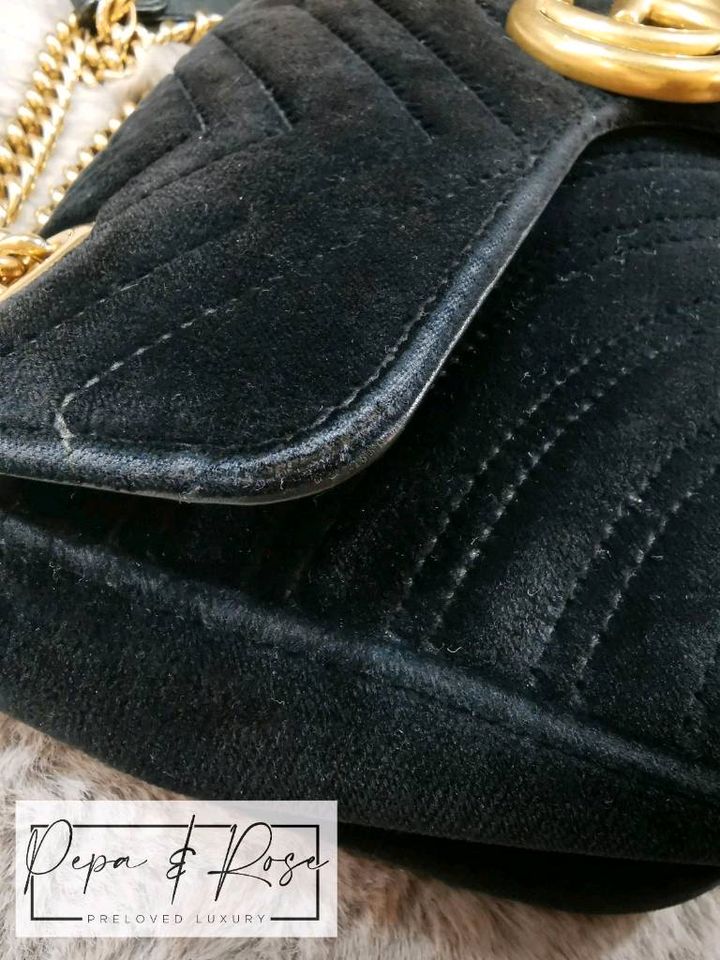 Gucci GG Marmont camera bag Samt Velvet Tasche schwarz in München