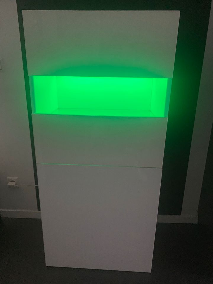 Vitrine Ikea Besta mit RGB LED in Dortmund