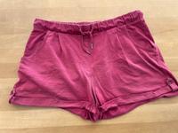 S.OLIVER Shorts Gr. 38/M (ist keine Gr.36) rot Hessen - Idstein Vorschau
