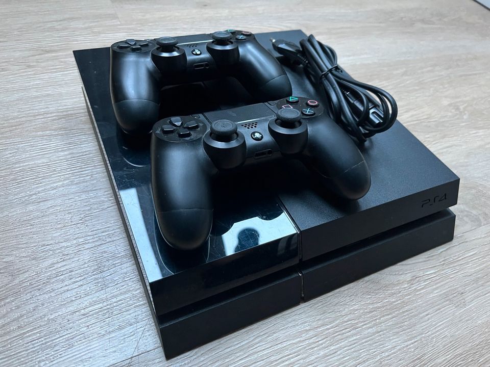 PlayStation 4 PS4 inkl. 2 Controller in München
