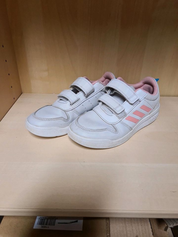 Kinderschuhe Sportschuhe Adidas gr 34 in Weimar