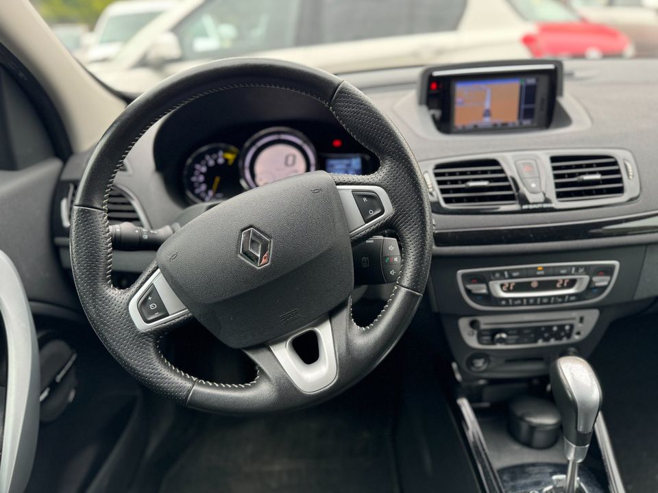 Renault Megane Grandtour / Automatik / BOSE / Leder / Navi in Solingen