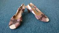 Deichmann 5th Avenue Sandalen Sandaletten Peeptoes Leder Gr. 36 Nordrhein-Westfalen - Höxter Vorschau