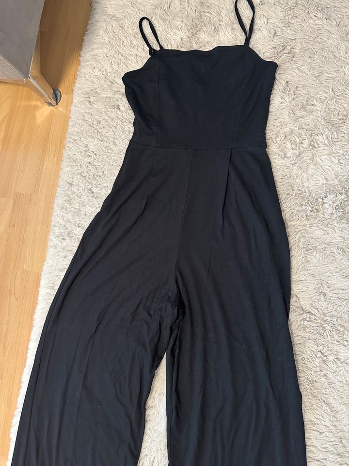 Jumpsuit bershka gr. S in Berlin