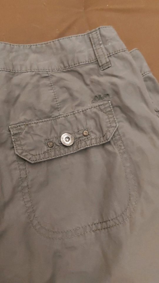 Shorts von s.Oliver Gr.40 grün für 4Euro + 2.99 Versand in Freihung