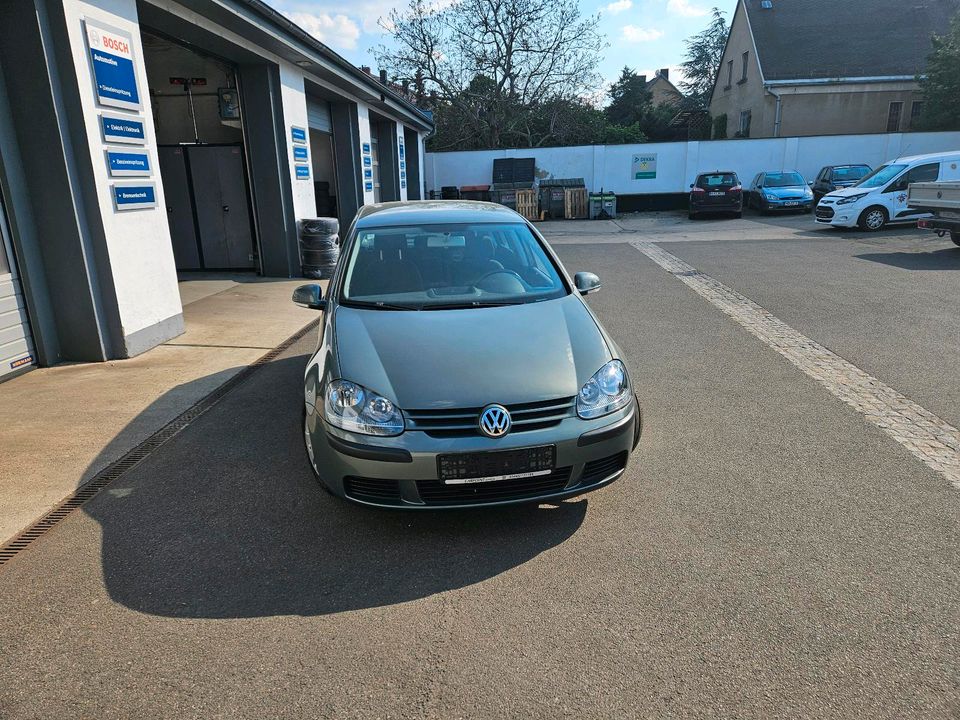 Volkswagen Golf 5 in Naumburg (Saale)