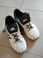 Adidas Hallenschuhe Turnschuhe Größe 32 Leipzig - Sellerhausen-Stünz Vorschau