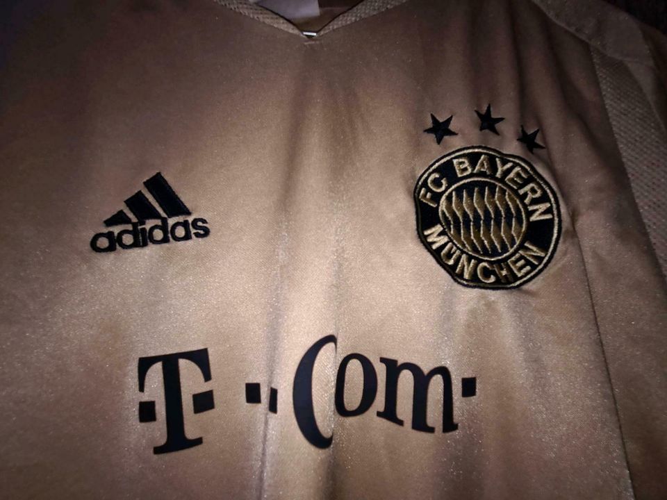 Bayern München Trikot Größe 176 je 13 € in Bad Soden-Salmünster