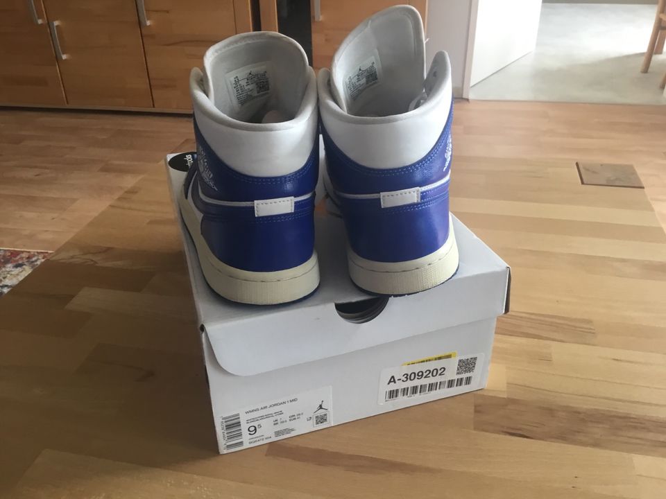 Original Nike Air Jordan 1 blau weiß Top Zustand in Wittlich