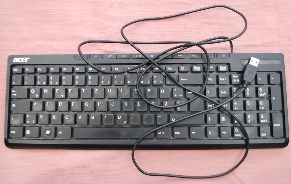 acer PC- Tastatur Schwarz mit Kabel Zustand: Gut in Saarbrücken