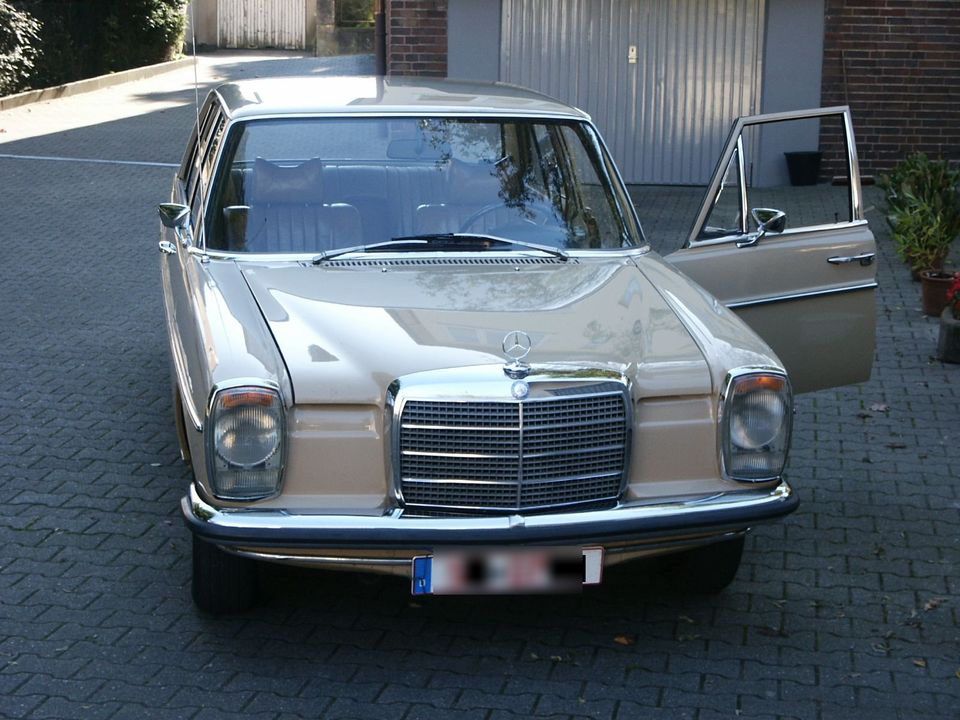 Mercedes-Benz 220D/8 (1973) W115, 1. Serie in Solingen