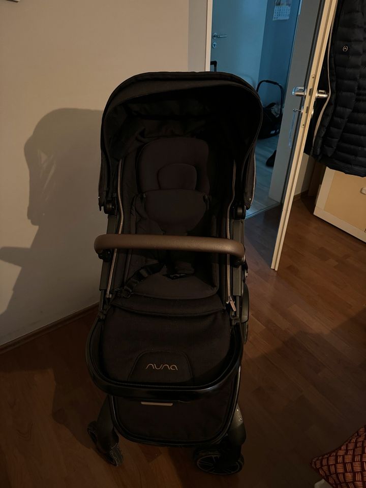 Nuna Demi Grow Kinderwagen in Frankfurt am Main