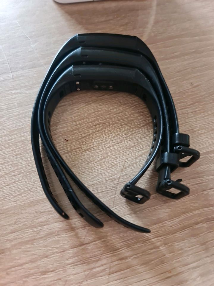 4x Honor Band 4 Fitness Tracker in Duisburg