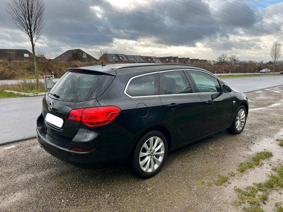 Opel Astra Sports Tourer 1.4 LPG Scheckheftgepflegt 2. Hand in Hückelhoven