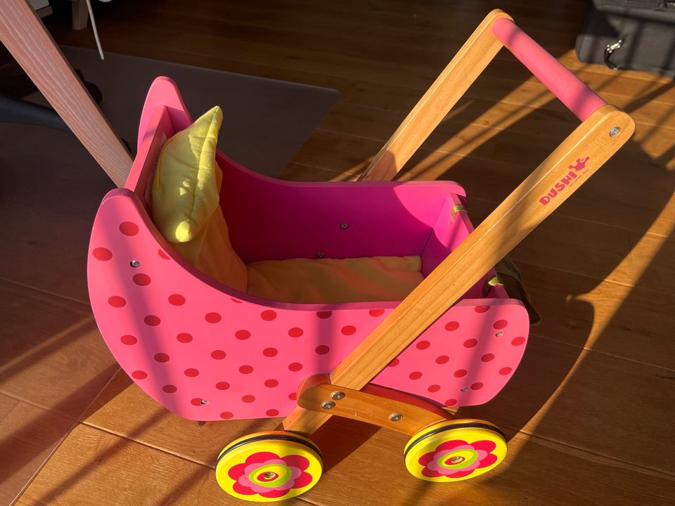 Dushi Puppenwagen Rosa mit Punkten in Friedrichshain Kreuzberg