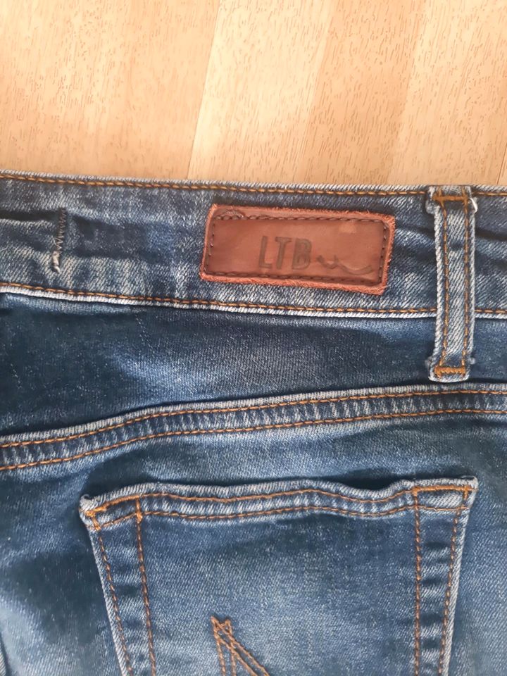 LTB Jeans Gr 27/32 in Wiesbaden