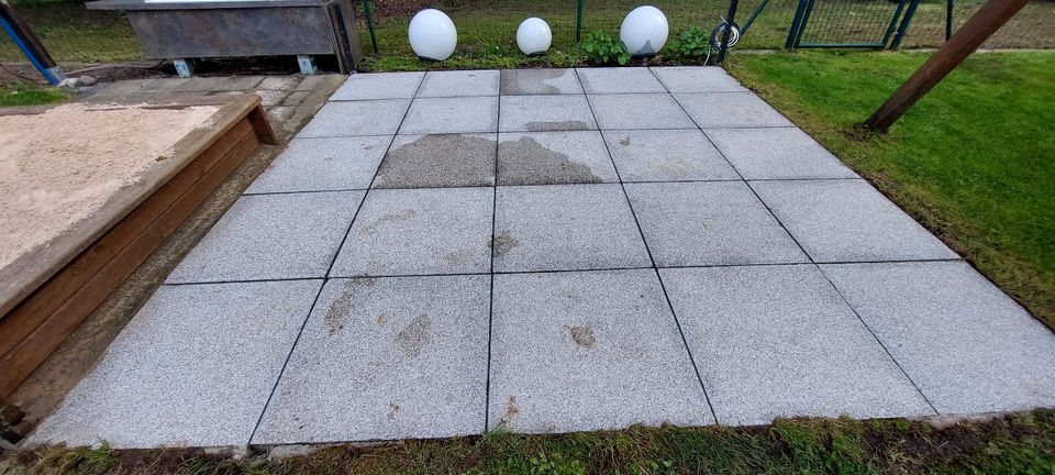 Terrassenplatten 60x60x4, 3x3m, 25 Stück mit Untergrund in Panketal