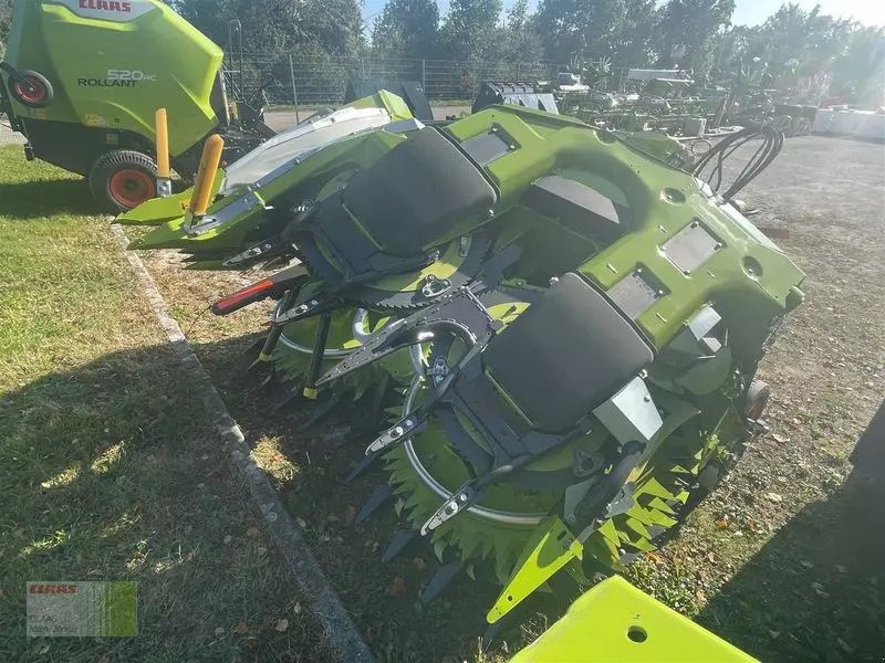 Claas Erntevorsatz Feldhäcksler  Orbis 600 SD in Vohburg an der Donau