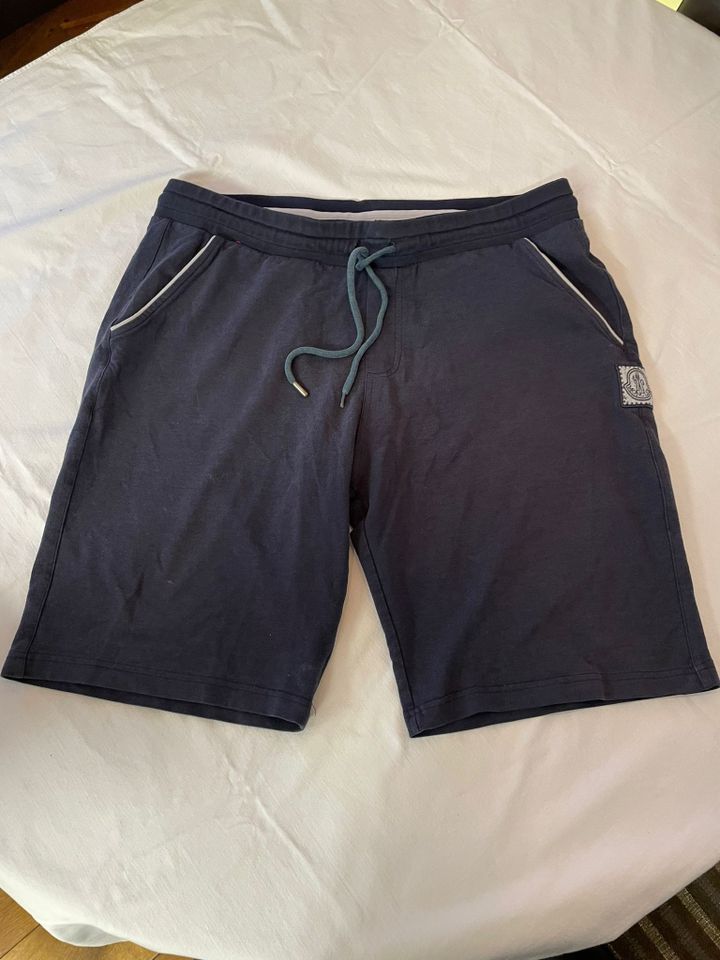 Moncler Shorts XXL kurze Hose Herren Stoffhose Lounge-Hose Herren in Frankfurt am Main