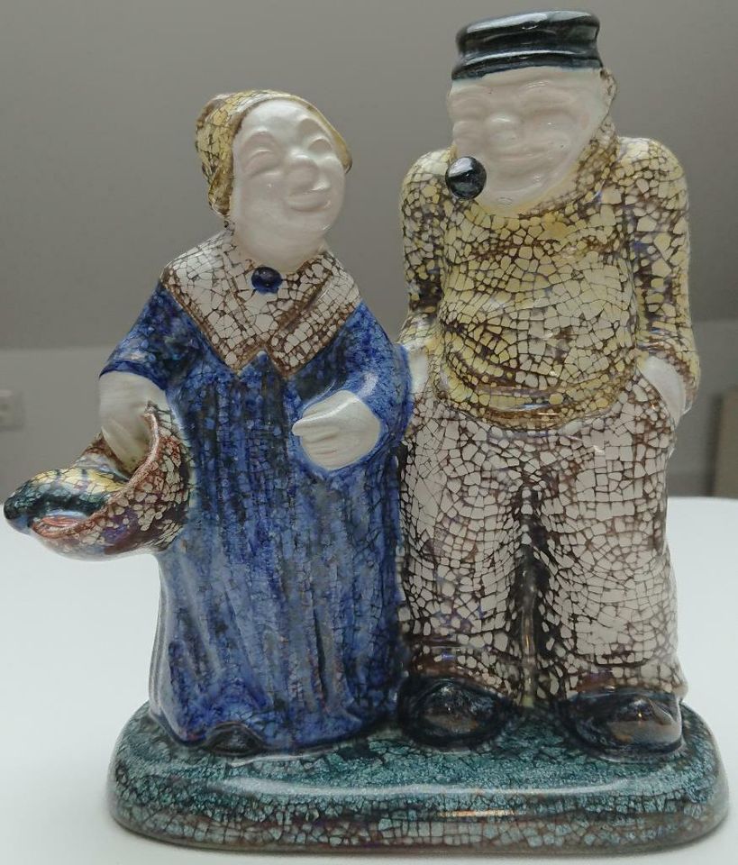 Wunderschöne alte Keramik Figur, „der Fischer und seine Frau“ in Köln