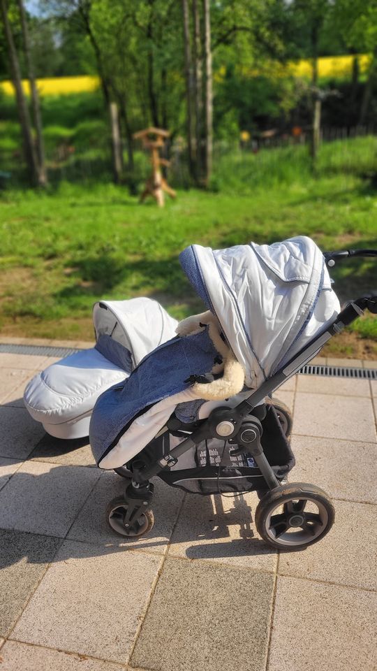 Kinderwagen Teutonia mit viel Zubehör in Enger