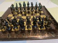 Ich verkaufe ein in Bronze gegossenes Schachspiel Berlin - Hohenschönhausen Vorschau