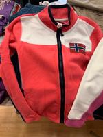 Napapijri Fleece Pullis und Jacke Grösse 140 Stuttgart - Bad Cannstatt Vorschau