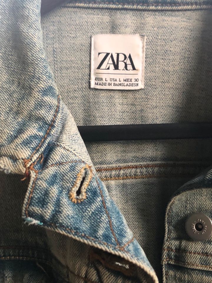 ZARA: Jeansjacke light denim Gr. M/L *neuwertig* in Weil der Stadt