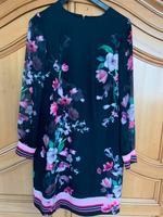 Elegantes Kleid  mit Blumenmuster Baden-Württemberg - Lahr (Schwarzwald) Vorschau