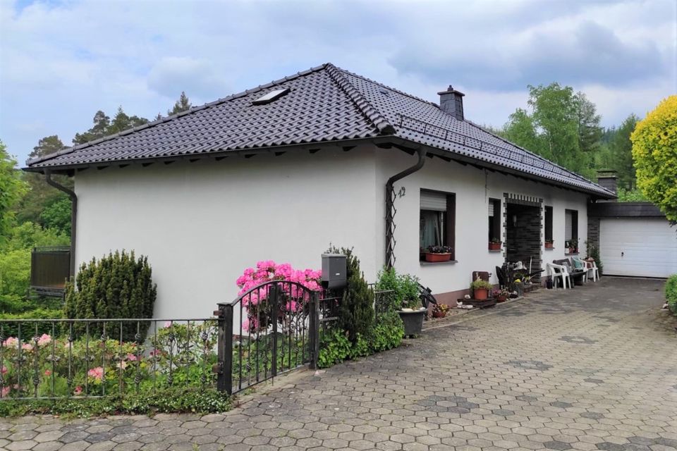 Freistehendes Einfamilienhaus mit Einliegerwohnung in Sundern-Stemel zu verkaufen in Sundern (Sauerland)