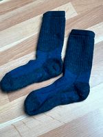 blaue Wintersocken in Größe 39-42 abzugeben Nordrhein-Westfalen - Erkrath Vorschau