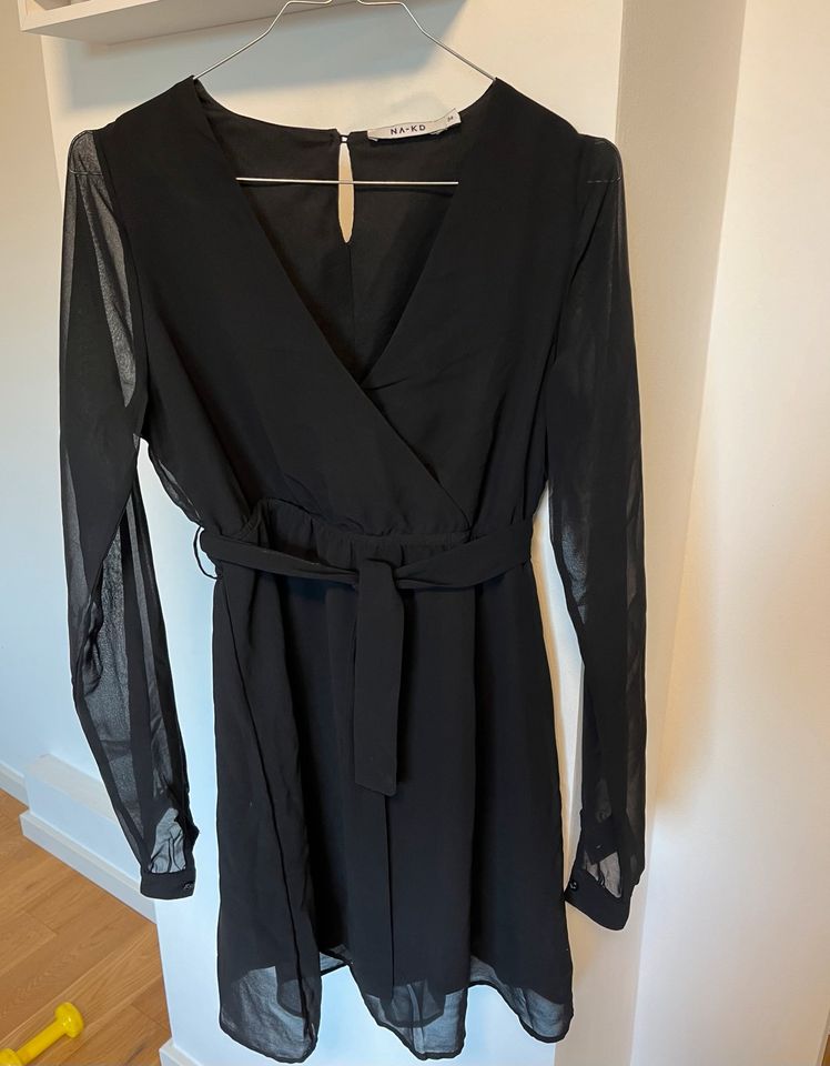 Schwarzes Kleid, NAKD Größe 34 in Meerbusch