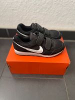 ❤️ Nike MD Runner 2 ❤️ Gr. 33 schwarz Sport Schuhe Halle Niedersachsen - Weyhe Vorschau