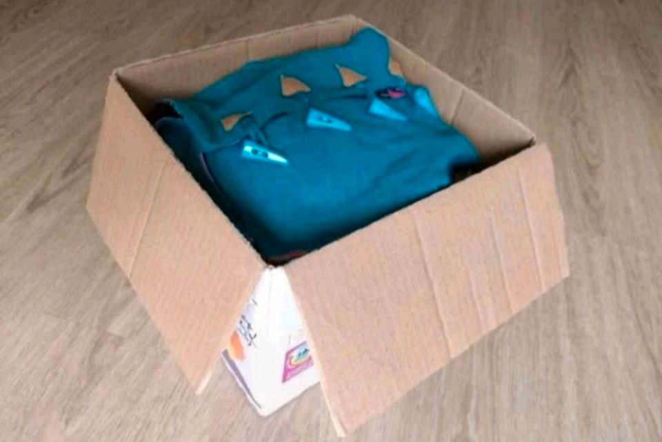 Kleiderpaket Kleiderkiste Babykleidung Größe 62/68 25 Artikel in Düsseldorf