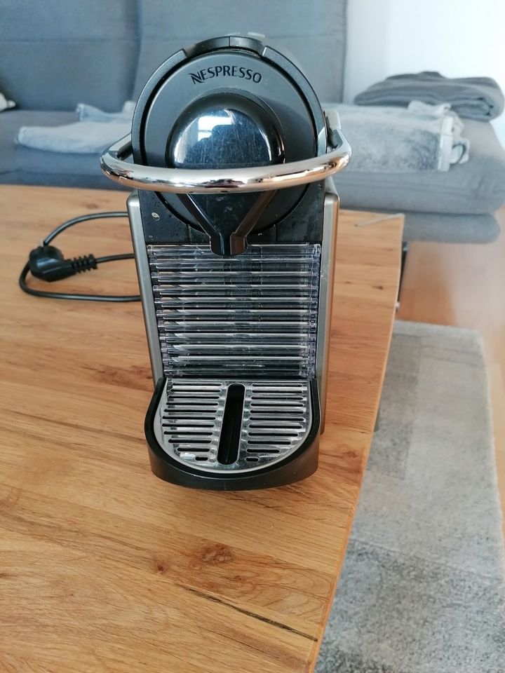 Krups Nespresso Kaffeemaschine in Unterföhring