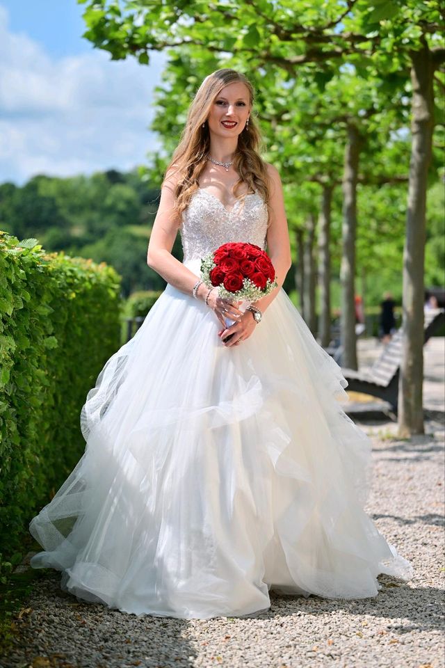 Hochzeitskleid Prinzessinnenkleid Bautkleid A-Linie mit Volants in Sundern (Sauerland)