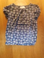 Kinder T-Shirt blau mit Blumen Größe 104 Nordrhein-Westfalen - Plettenberg Vorschau