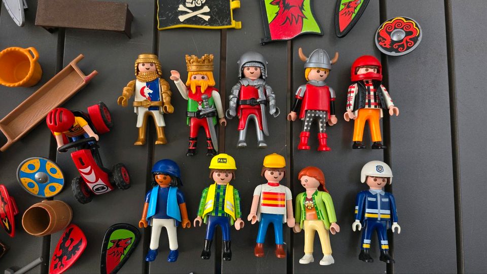 Sammlung Konvolut Playmobil Figuren und Zubehör in Wedderstedt