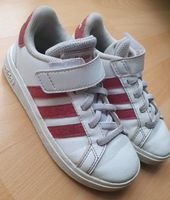 Adidas Weiss/Rot mit Glitzer Gr. 28 Dresden - Laubegast Vorschau