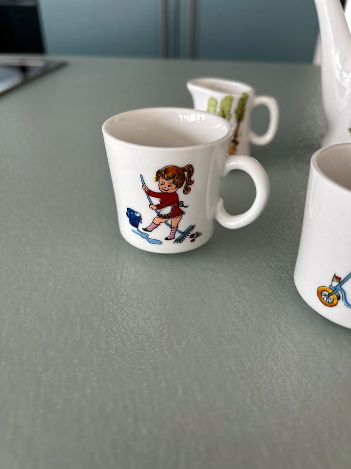 Kinder-/ Puppen Porzellan Kaffeeservice in Lahntal