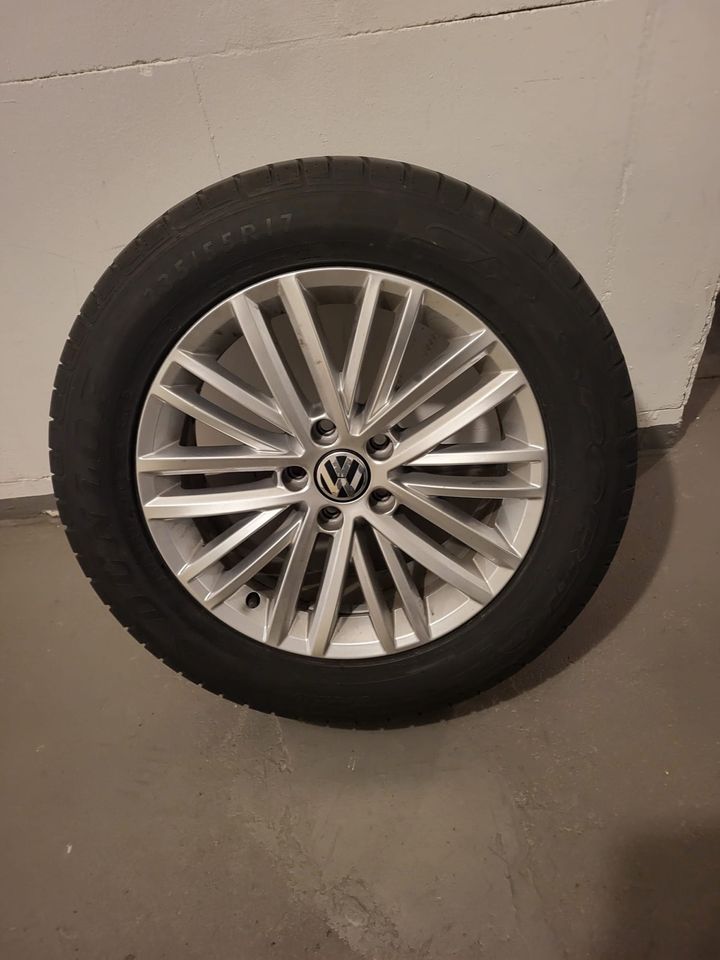 4Stück VW Alufelgen Tiguan Sommerreifen Bridgestone 235/55 R17 in Kamen
