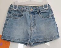 Hübsche kurze Jeansshorts mit Taschen von Kik in Gr. 116 Niedersachsen - Alfeld (Leine) Vorschau