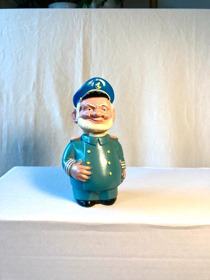 DDR Spielzeug /Kapitän Brask /Wackelfigur/13cm groß in Großräschen